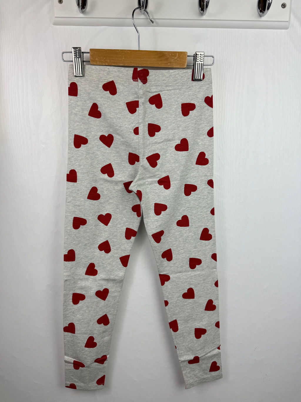 Ex M*S Red Heart Grey Leggings - Girls 6 - 7 Years - Little Ones Preloved. Second Hand Children's & Preloved Baby, Kids, Girls & Boys Clothes. UK online