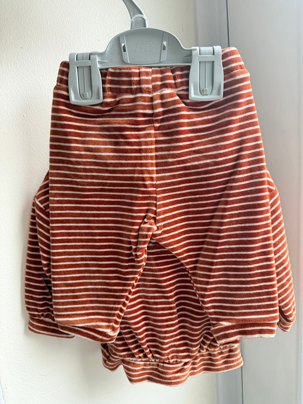 NEW Ex M*S Crocodile Velour Outfit - Baby Boys 3 - 6 Months - Little Ones Preloved. Second Hand Children's & Preloved Baby, Kids, Girls & Boys Clothes. UK online