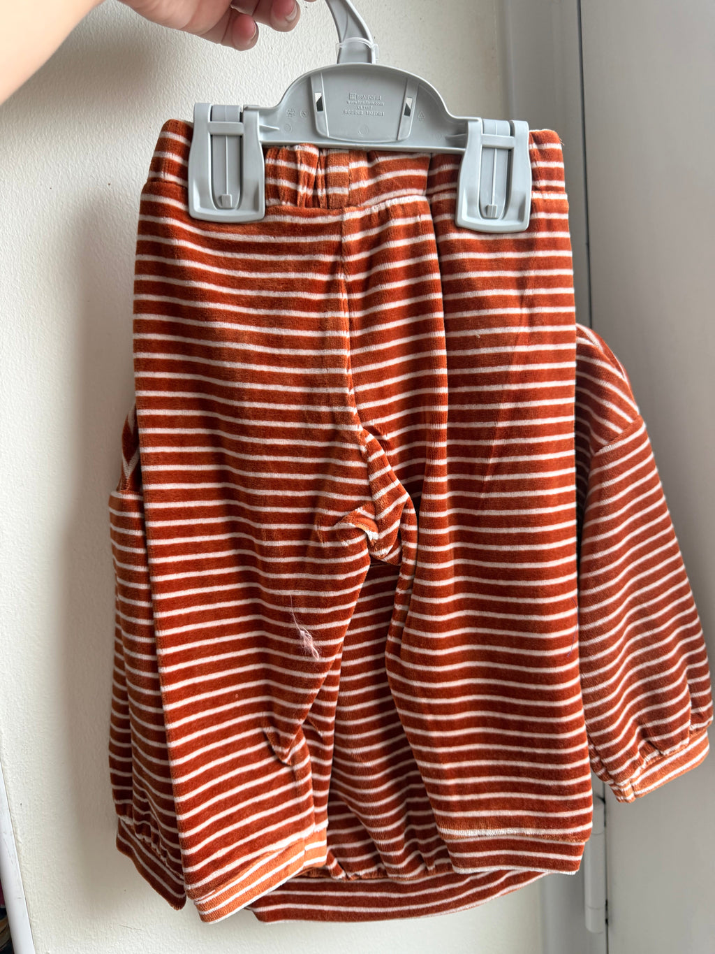 NEW Ex M*S Crocodile Velour Outfit - Baby Boys 9 - 12 Months - Little Ones Preloved. Second Hand Children's & Preloved Baby, Kids, Girls & Boys Clothes. UK online