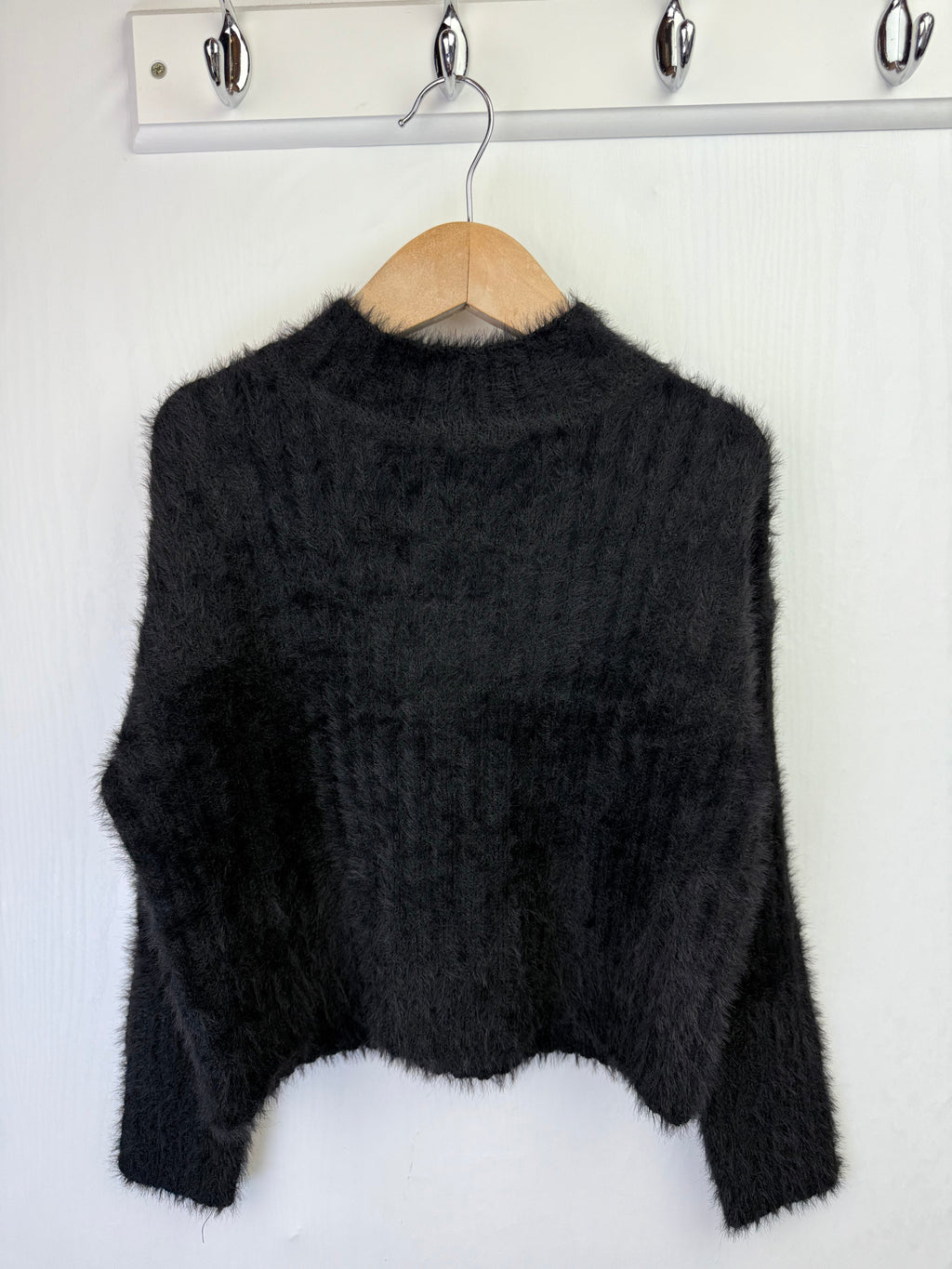 NEW Ex N*xt Black Fluffy Cropped Jumper - Girls 6 Years - Little Ones Preloved. Second Hand Children's & Preloved Baby, Kids, Girls & Boys Clothes. UK online