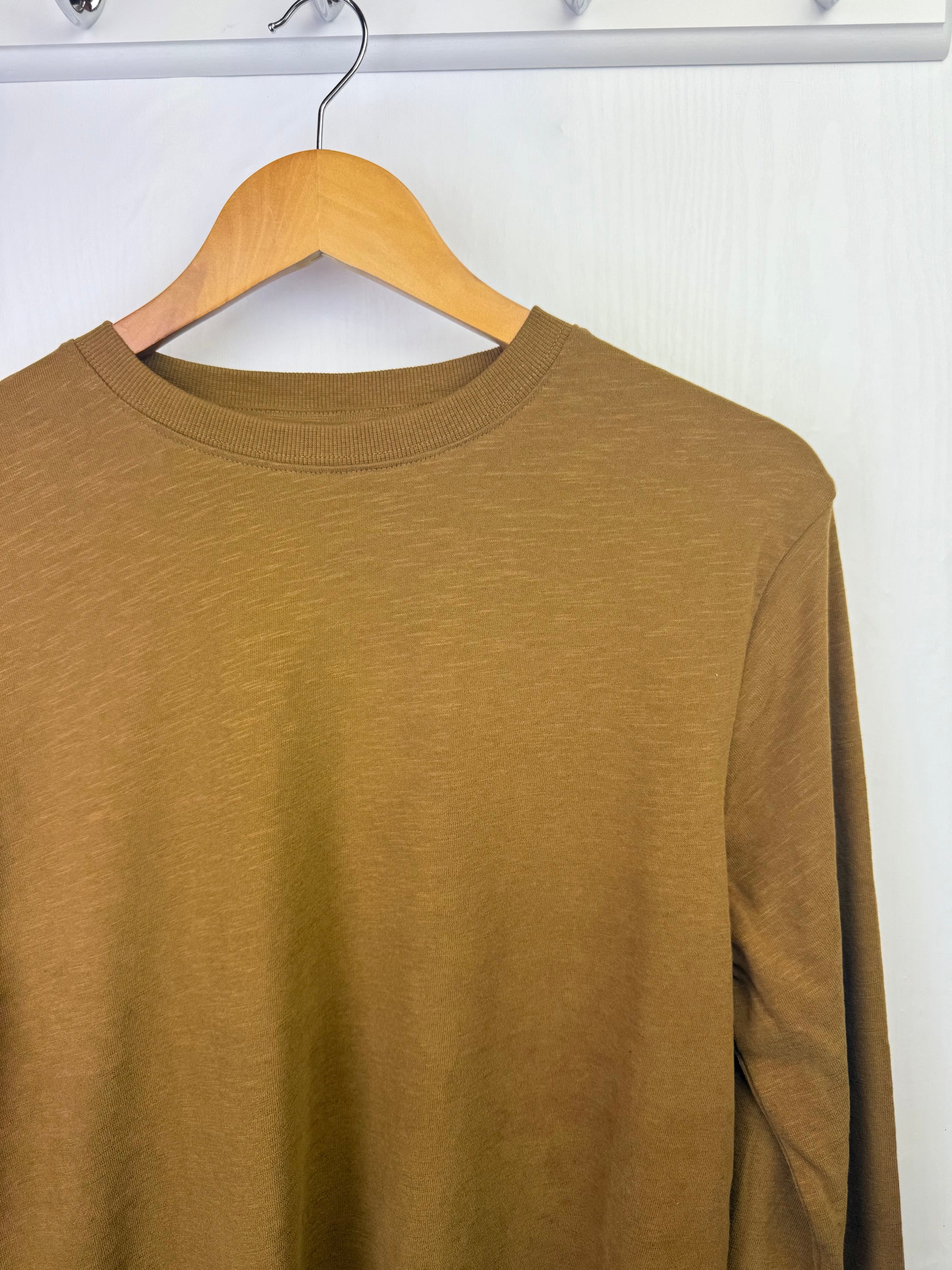 NEW Ex N*xt Brown Long Sleeve Top - Boys 15 Years - Little Ones Preloved. Second Hand Children's & Preloved Baby, Kids, Girls & Boys Clothes. UK online