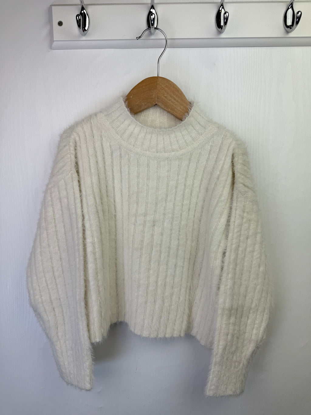 NEW Ex N*xt Cream Fluffy Cropped Jumper - Little Ones Preloved. Second Hand Children's & Preloved Baby, Kids, Girls & Boys Clothes. UK online