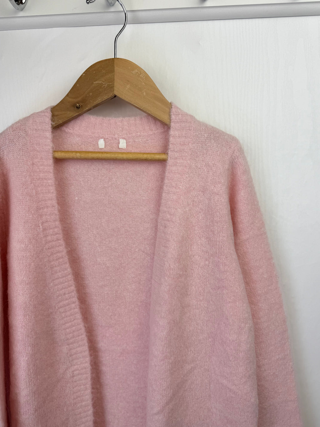 NEW Ex N*xt Fluffy Pink Long Cardigan - Girls 9 Years - Little Ones Preloved. Second Hand Children's & Preloved Baby, Kids, Girls & Boys Clothes. UK online