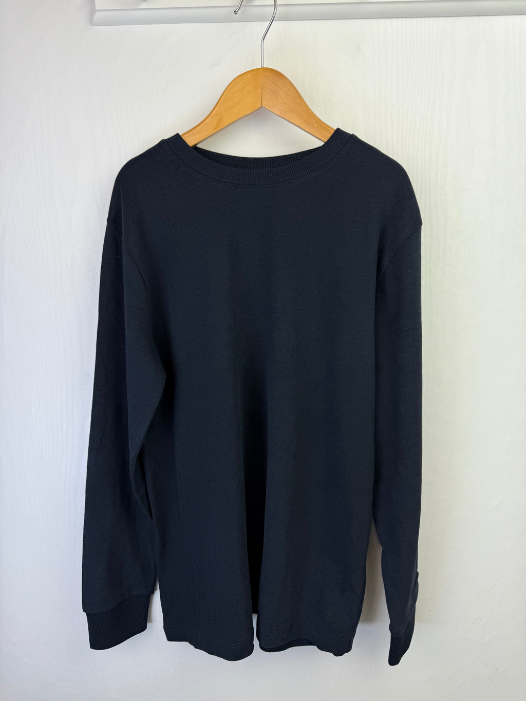 NEW Ex N*xt Navy Long Sleeve Top - Boys 9 Years - Little Ones Preloved. Second Hand Children's & Preloved Baby, Kids, Girls & Boys Clothes. UK online