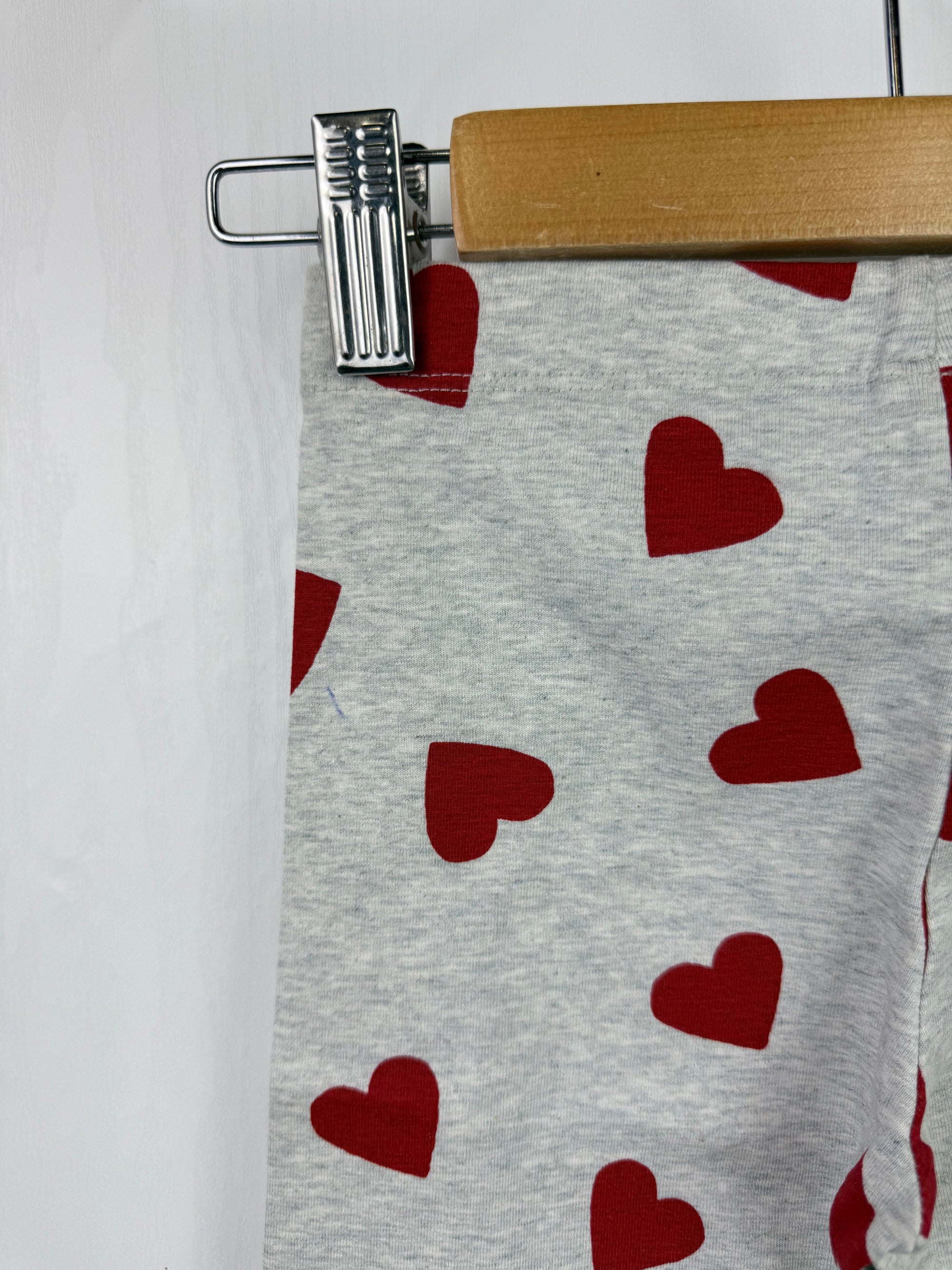 NEW M*S Red Heart Grey Leggings (2nd) - Girls 4 - 5 Years - Little Ones Preloved. Second Hand Children's & Preloved Baby, Kids, Girls & Boys Clothes. UK online