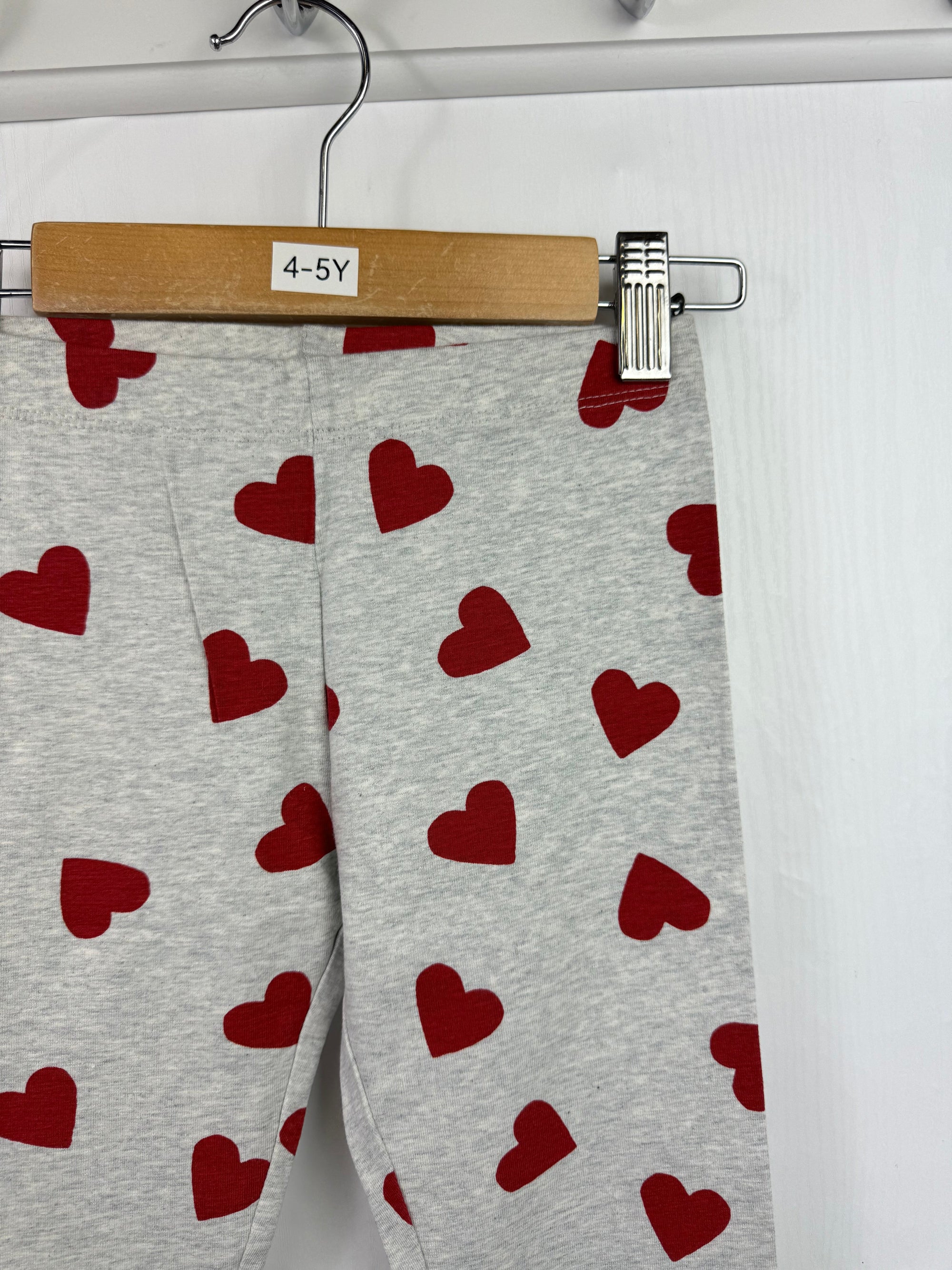 NEW M*S Red Heart Grey Leggings (2nd) - Girls 4 - 5 Years - Little Ones Preloved. Second Hand Children's & Preloved Baby, Kids, Girls & Boys Clothes. UK online