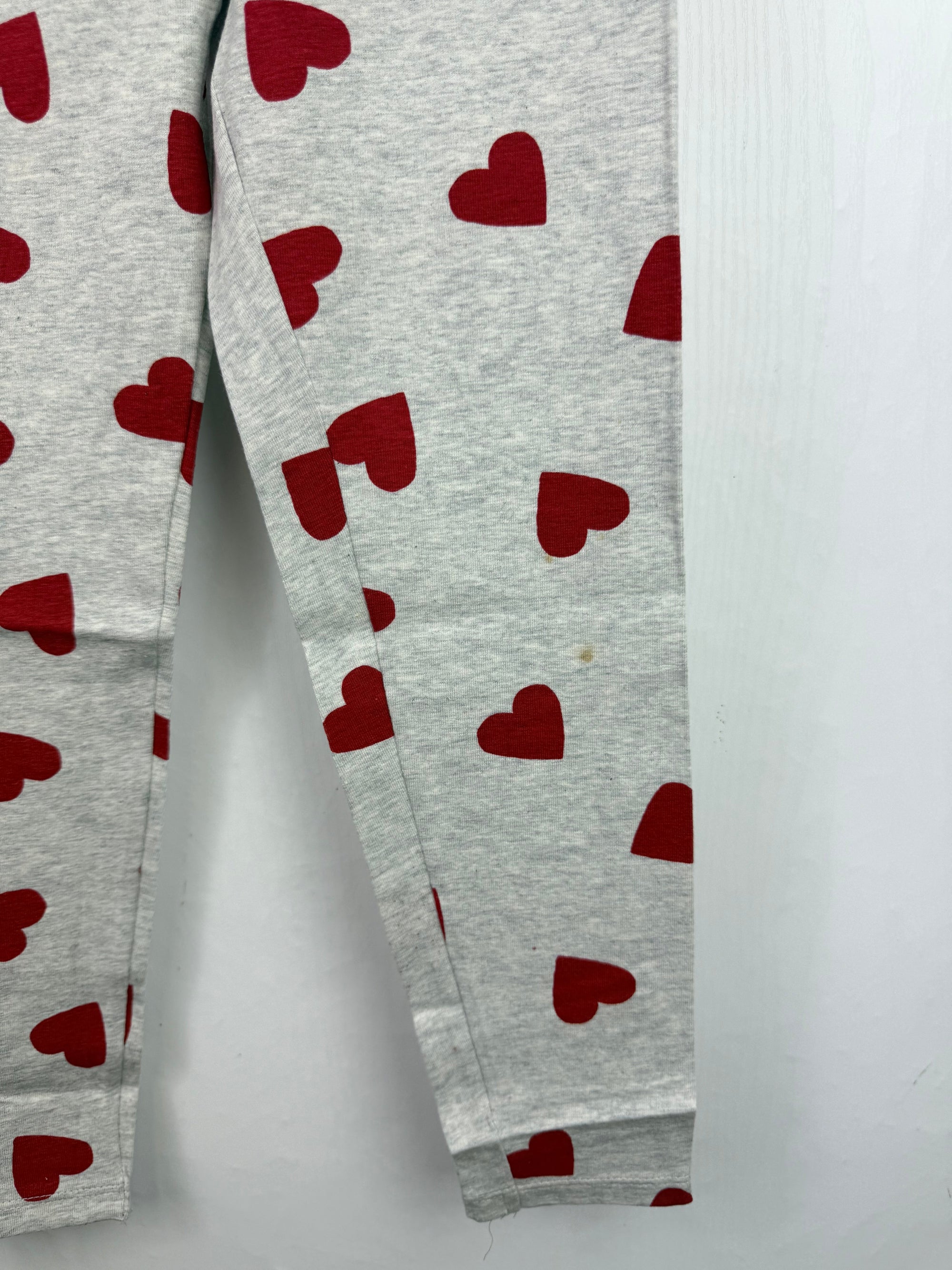 NEW M*S Red Heart Grey Leggings (2nd) - Girls 5 - 6 Years - Little Ones Preloved. Second Hand Children's & Preloved Baby, Kids, Girls & Boys Clothes. UK online