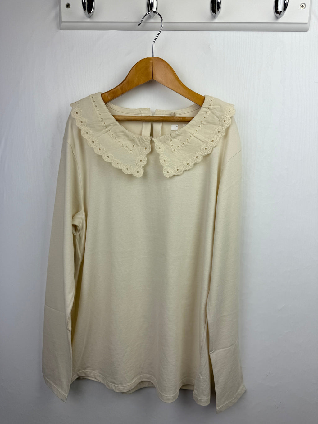 NEW N*xt Cream Eyelet Long Sleeve Top - Girls 3 - 14 Years - Little Ones Preloved. Second Hand Children's & Preloved Baby, Kids, Girls & Boys Clothes. UK online