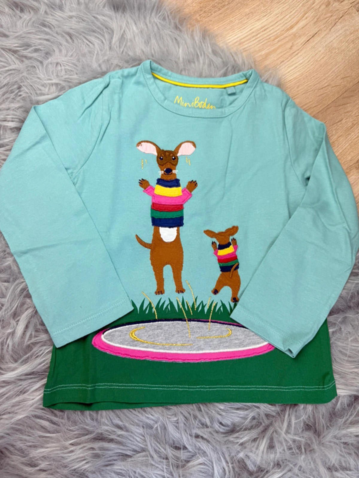 Nwot’s Boden Kangaroo Long Sleeve Top - Unisex 3 - 4 Years - Little Ones Preloved. Second Hand Children's & Preloved Baby, Kids, Girls & Boys Clothes. UK online