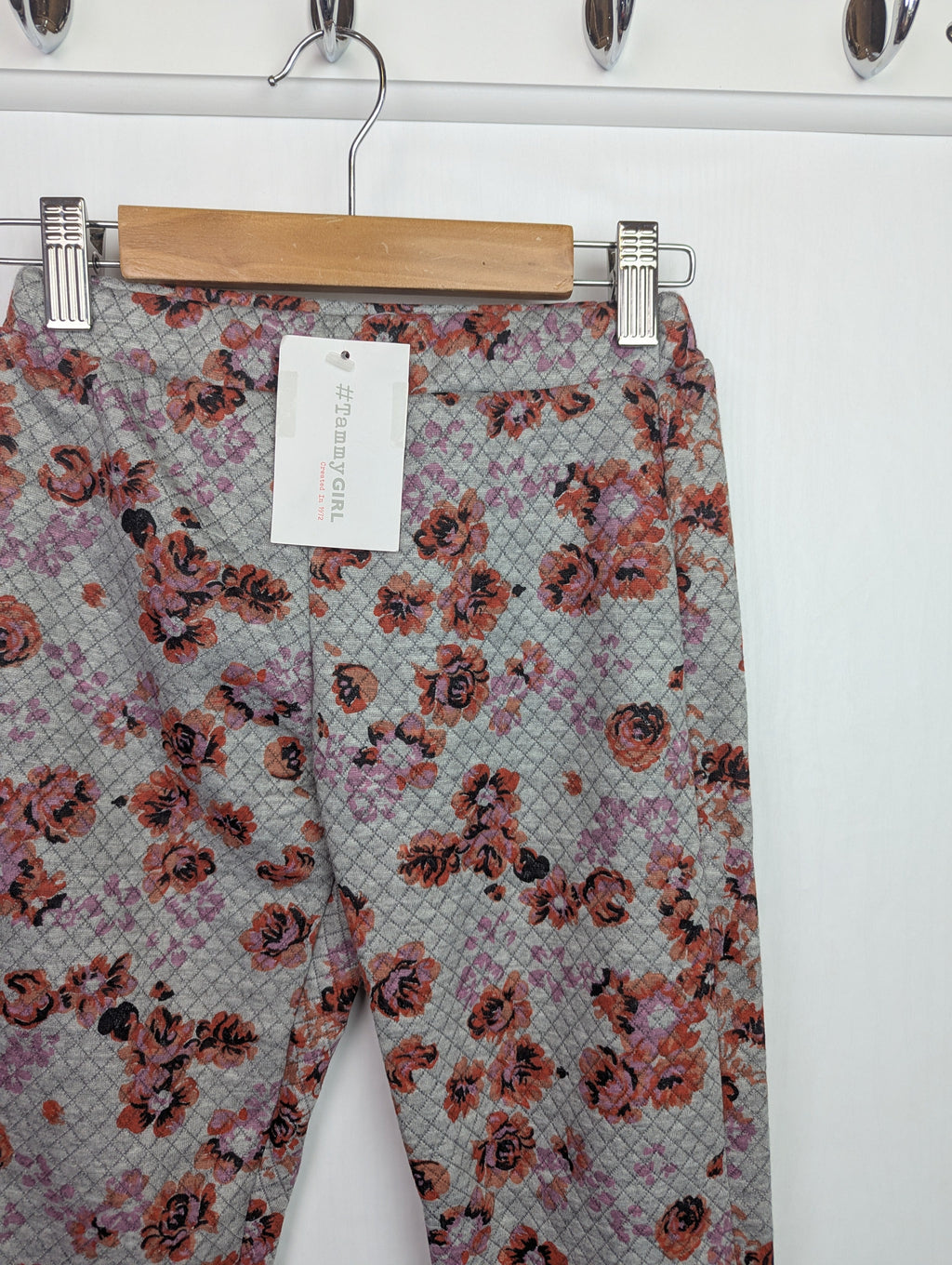NWOT's Tammy Girl Grey Floral Leggings - Girls 13 - 14 Years - Little Ones Preloved. Second Hand Children's & Preloved Baby, Kids, Girls & Boys Clothes. UK online